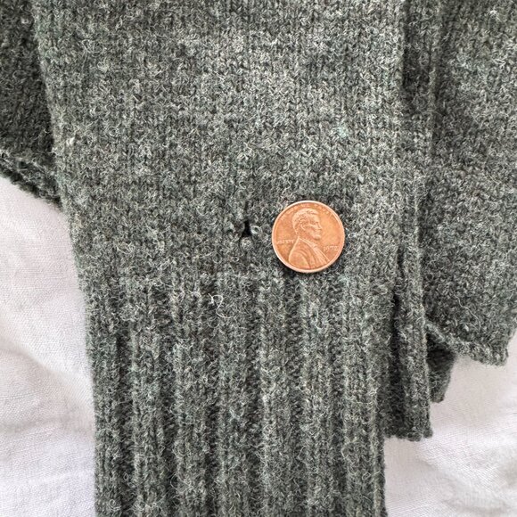 Balenciaga knit wool turtleneck sweater with flattering slight flare at … - Picture 6 of 6